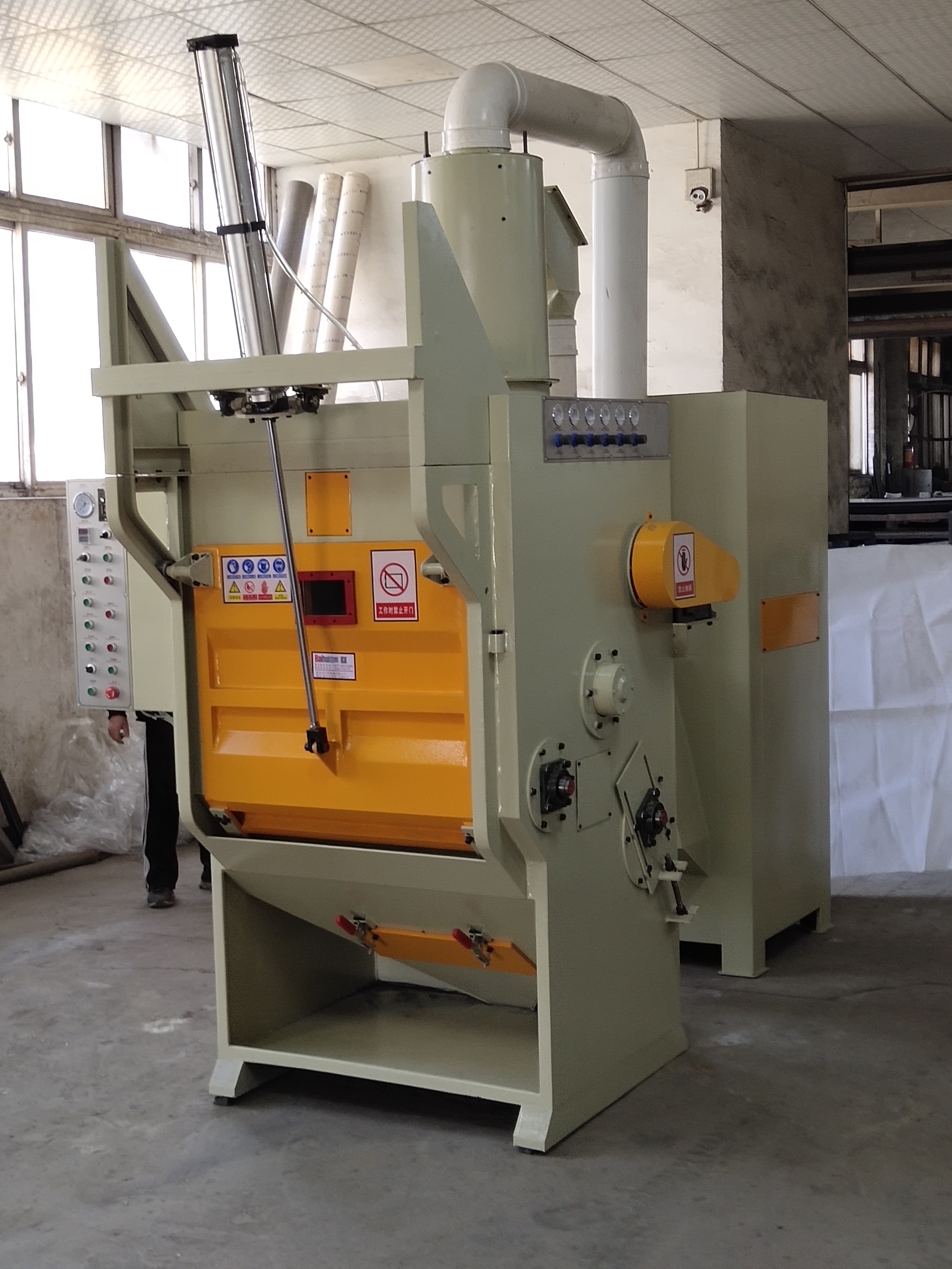 BHPS-100-6A履帶式噴砂機(jī)（氣缸門分體式）